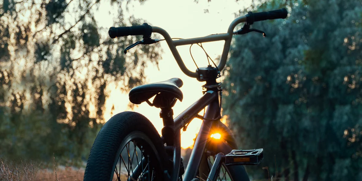 روکش چرم زین دوچرخه بهترین گزینه برای دوچرخه‌سواران تفریحی و مسافت طولانی است. 